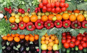 Разрешенные овощи во время диеты - это любые овощи, кроме высококрахмалистых.