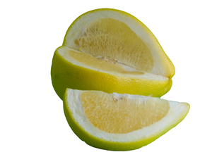 Памело - очень сочный и крупный фрукт, относится к цитрусовым.