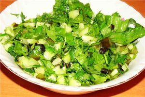 Рецепт приготовления салата из крапивы с орехами